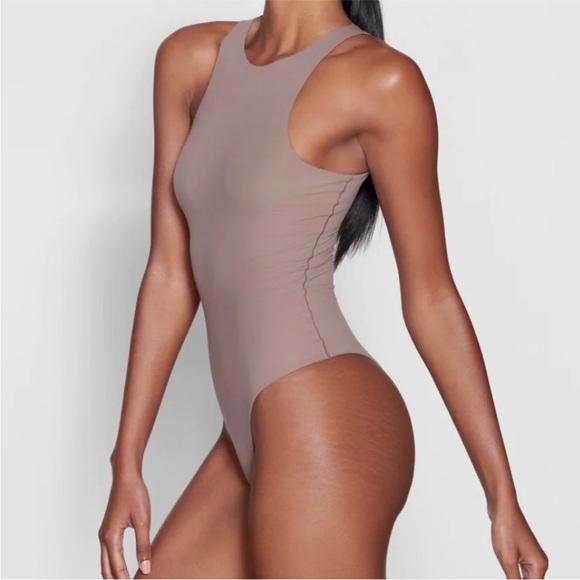 NWT SKIMS fits everybody high neck bodysuit in umber - Picture 2 of 5